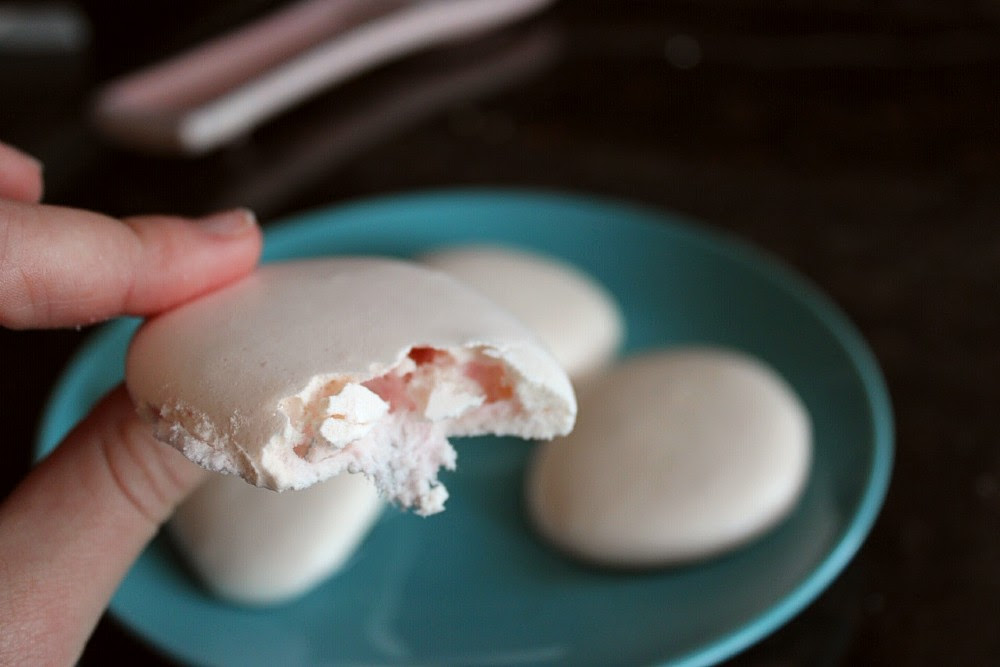 Vegan meringue cookie